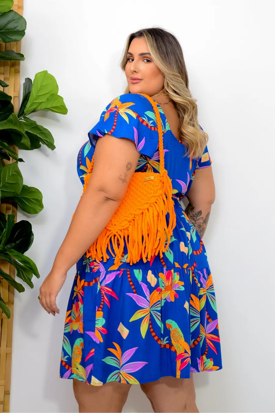 Vestido Curto Plus Size Resort